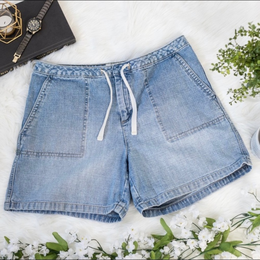 Vintage high waisted denim shorts